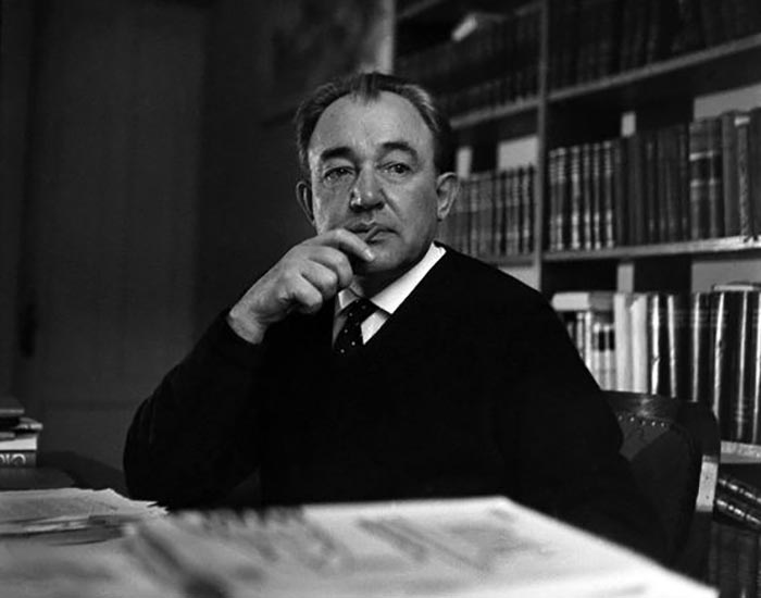 драматург Александр Корнейчук