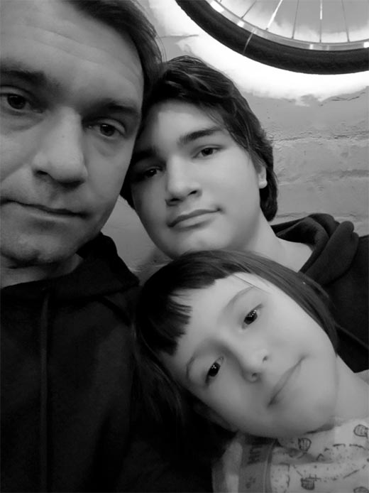 Александр Кудренко с детьми