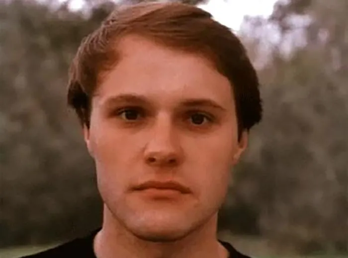 Александр Кулямин в фильме Очаровательные пришельцы