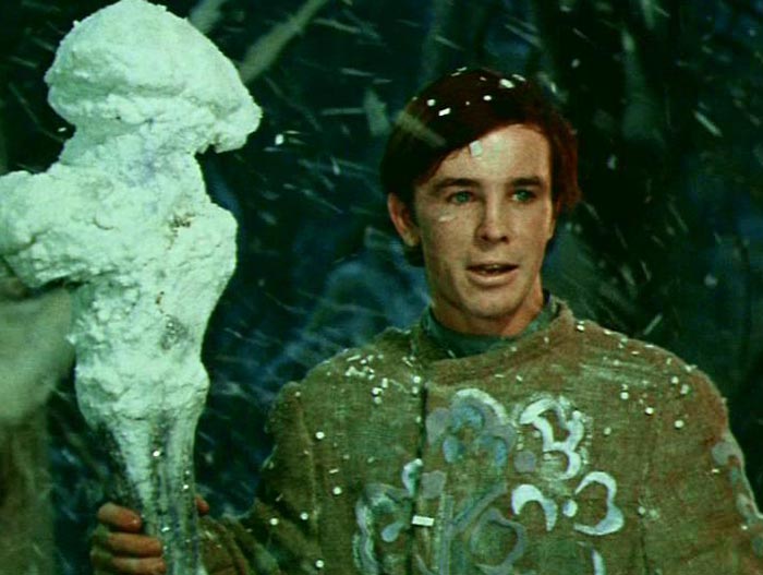 Александр Гаврилов в фильме Двенадцать месяцев