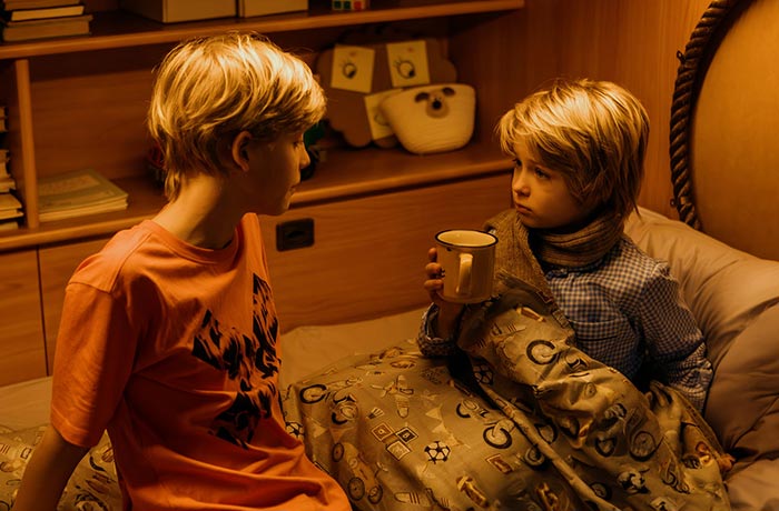 Александр Пинаев в сериале Одни дома