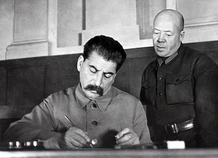 Александр Поскребышев и Иосиф Сталин