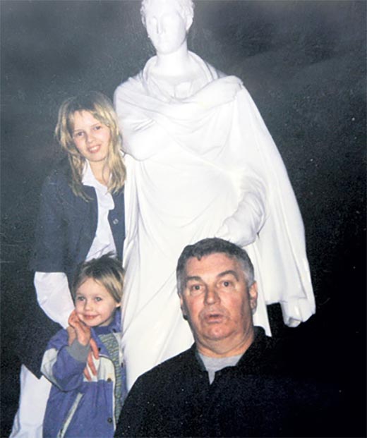 Александр Шигаев с дочерьми Полиной и Вероникой