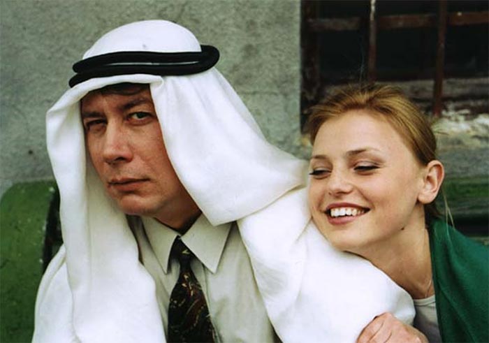 Александр Симонец в сериале Дружная семейка