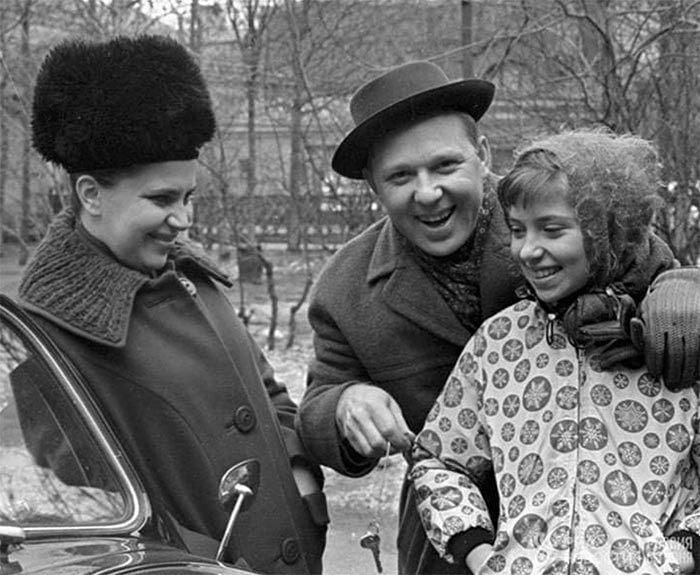 Александра Попова и Олег Попов с дочерью Ольгой