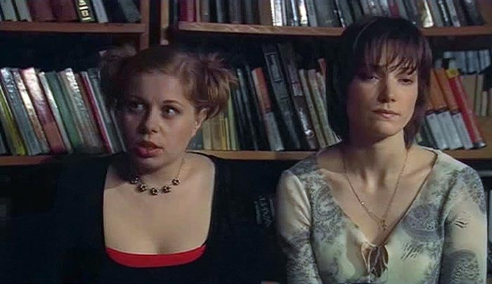 Александра Попова в сериале Мёртвый, живой, опасный