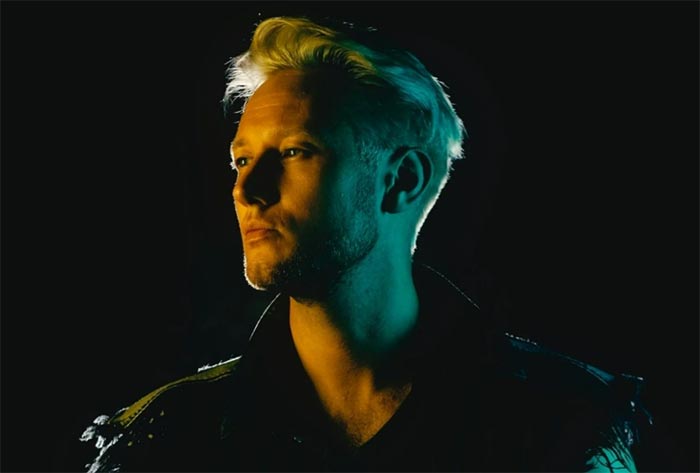 певец Алексей Корзин