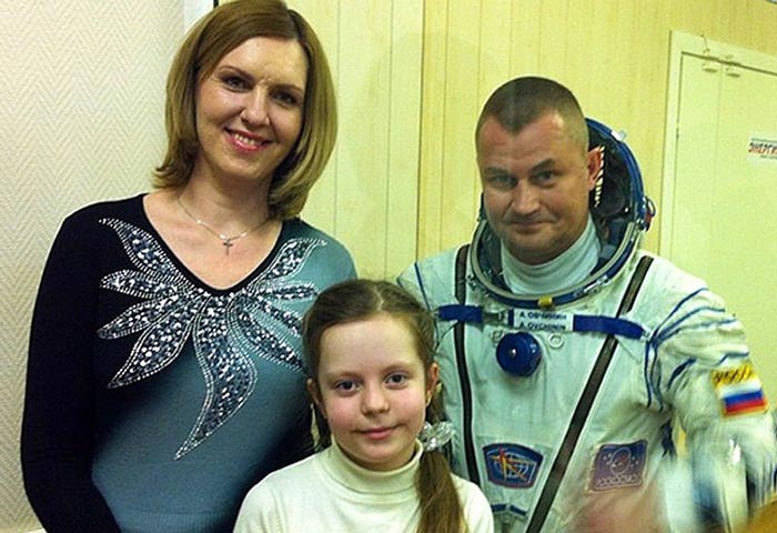 Алексей Овчинин с женой и дочерью