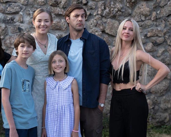 Алина Баркалова на съемках фильма Семь дней, семь ночей