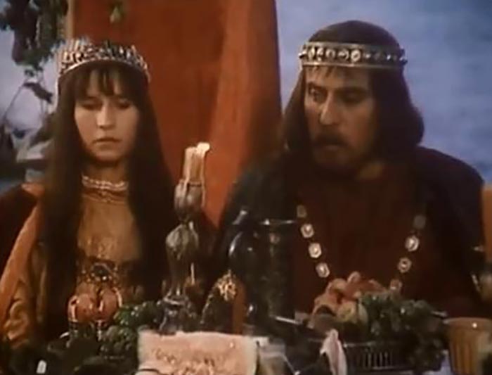 Алла Поплавская в фильме Прийди и виждь