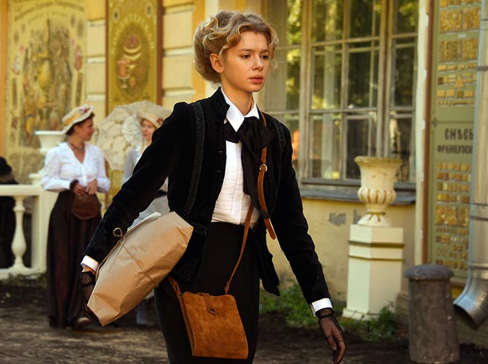 Анастасия Уколова в сериале Куколка