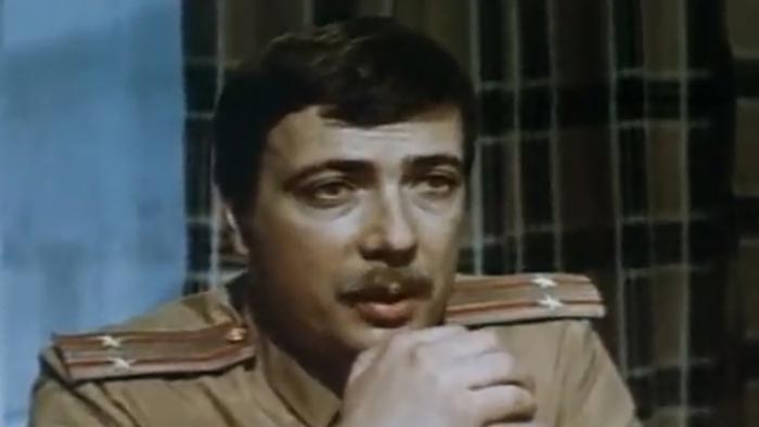 Анатолий Пустохин в фильме Строгая мужская жизнь