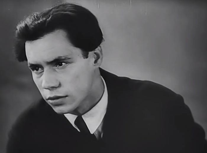 Анатолий Семенов в фильме Совершеннолетие