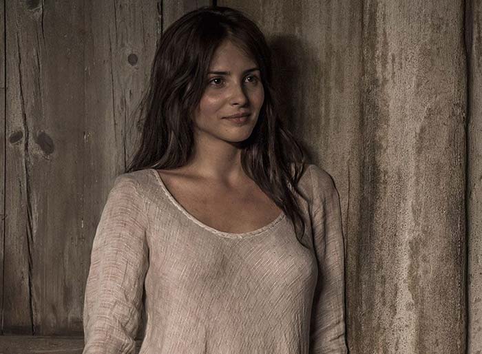 Андреа Дуро в сериале Собор у моря