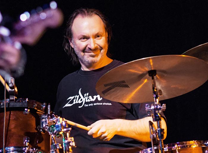 барабанщик Андрей Шатуновский