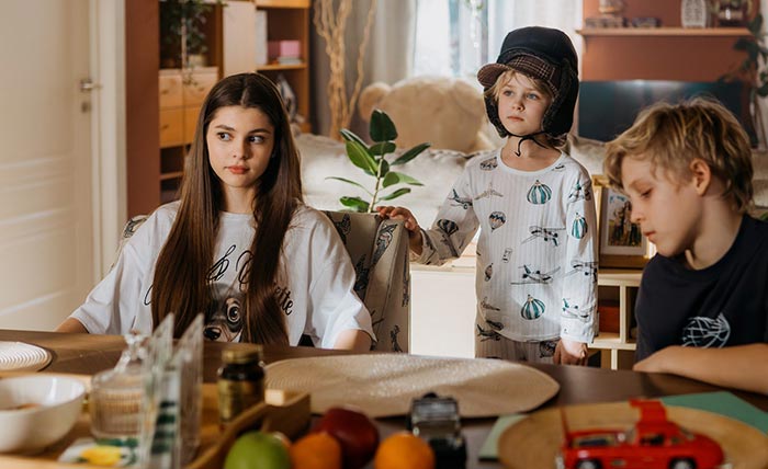 Анна Изотова в сериале Одни дома