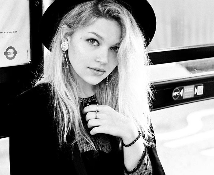 певица Аня Мун