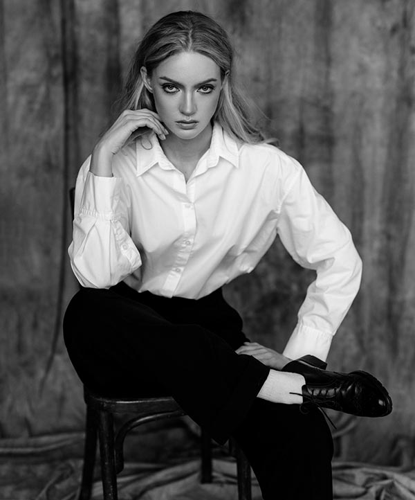 актриса Анна Титова (III)