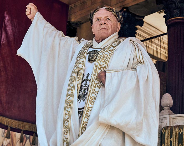 Энтони Хопкинс в роли Веспасиана