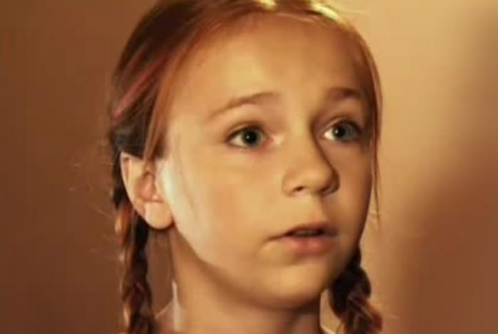 Аня Зайцева в фильме Продается кошка