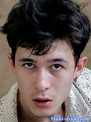 танцор Арсений Белов