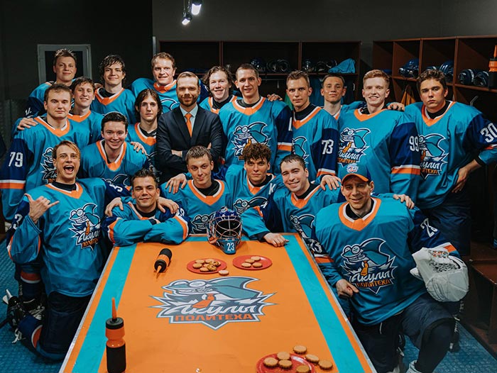 Артур Каспранов в сериале Молодежка. Новая смена