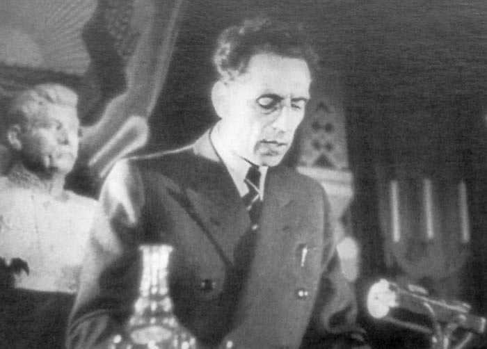 Арвид Пельше в молодости