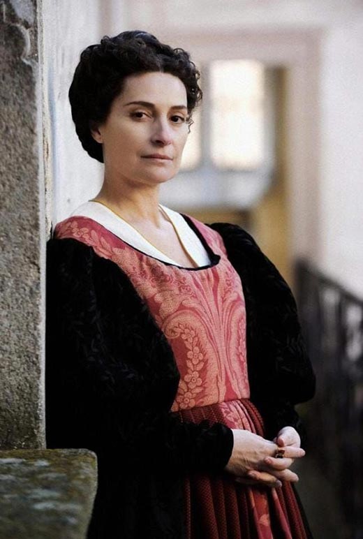 Ассумпта Серна в роли Ванноццы деи Каттанеи