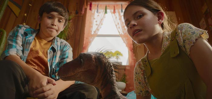 Ава Торрес в фильме Питомец Юрского периода. Возвращение домой