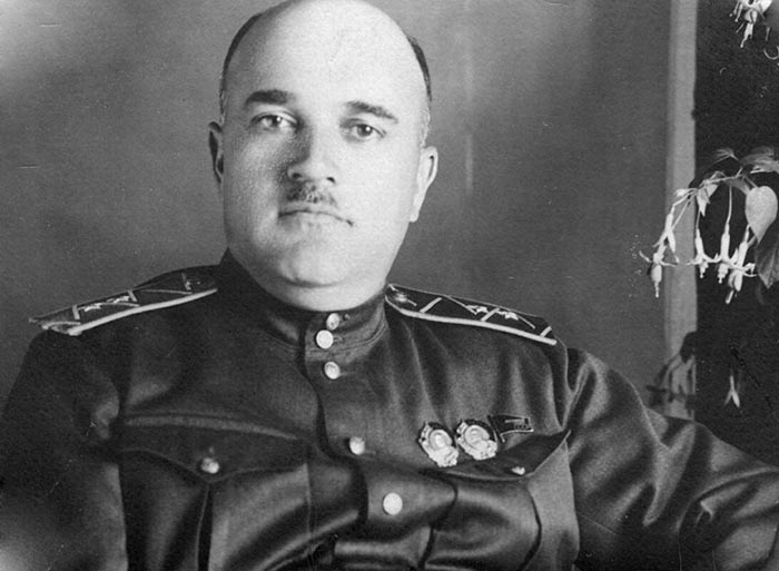 Авраамий Павлович Завенягин