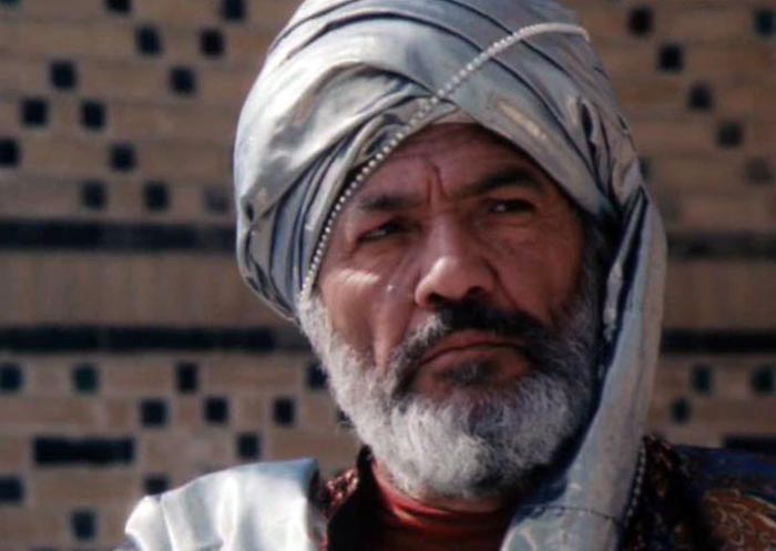 Баба Аннанов в фильме Зохре и Тахир