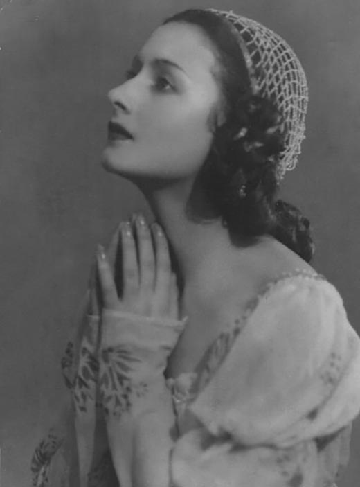 Нинель Петрова в молодости