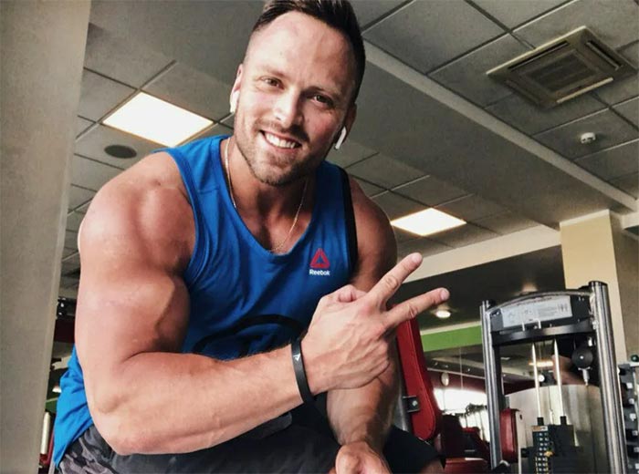 видеоблогер Алексей Столяров