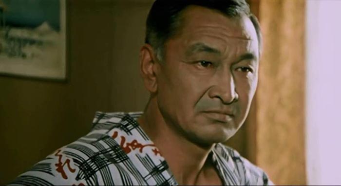 Болот Бейшеналиев в фильме Через Гоби и Хинган