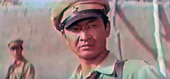 Болот Бейшеналиев в фильме Красные пески