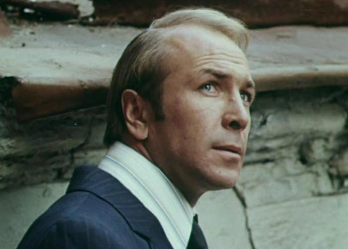 Борис Руднев в фильме Выгодный контракт