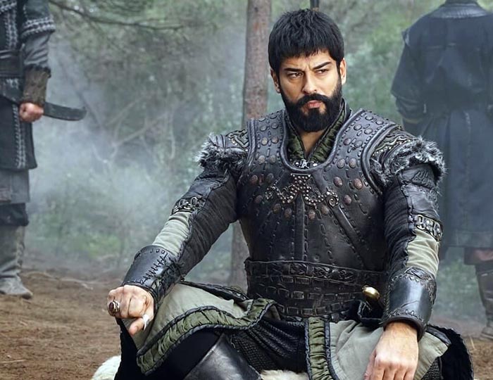 Бурак Озчивит в сериале Основание: Осман