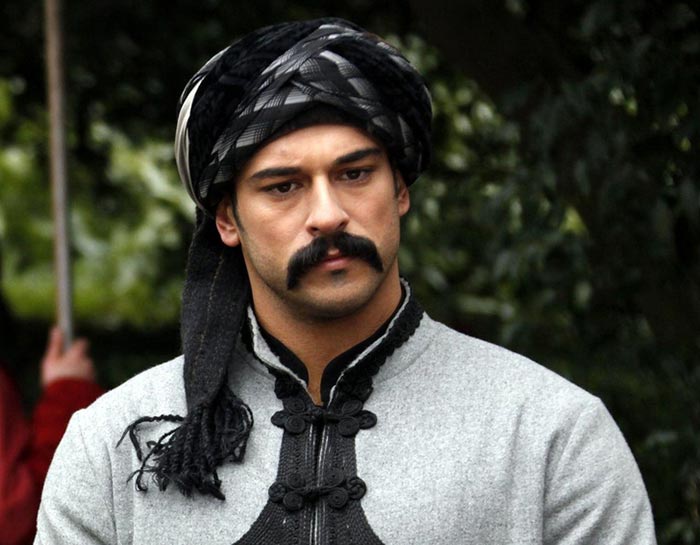 Бурак Озчивит в сериале Великолепный век