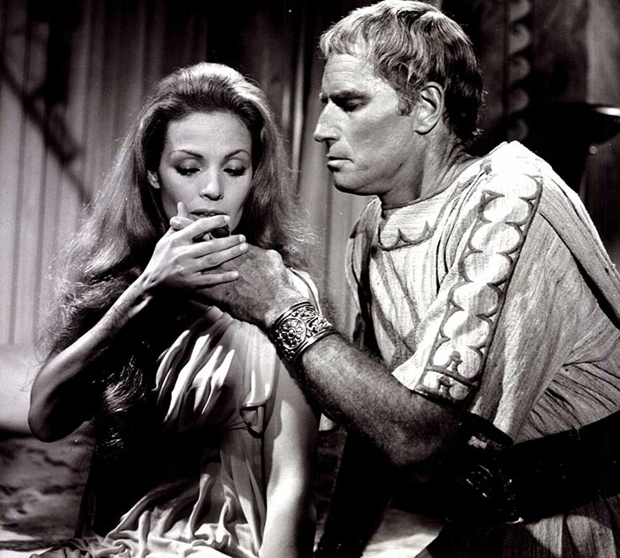 Кармен Севилья в фильме Антоний и Клеопатра