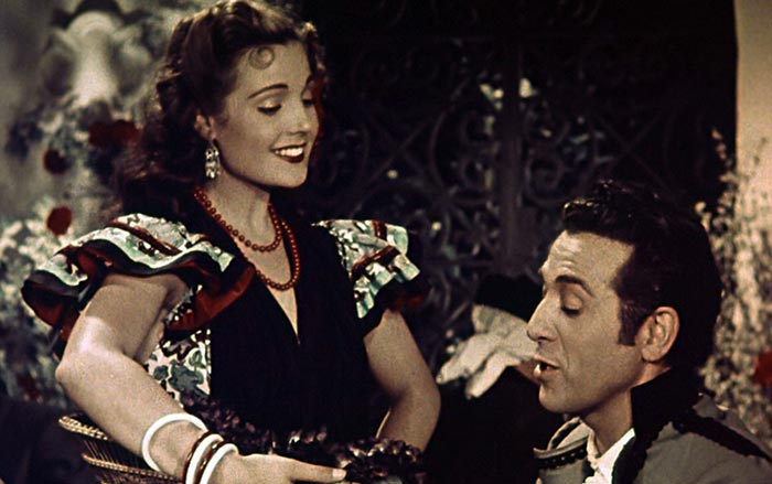 Кармен Севилья в фильме Императорские фиалки