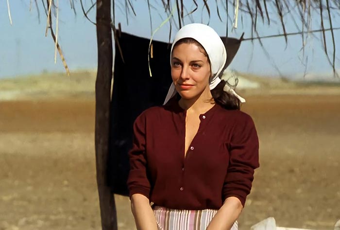 Чаро Лопес в фильме Мануэла