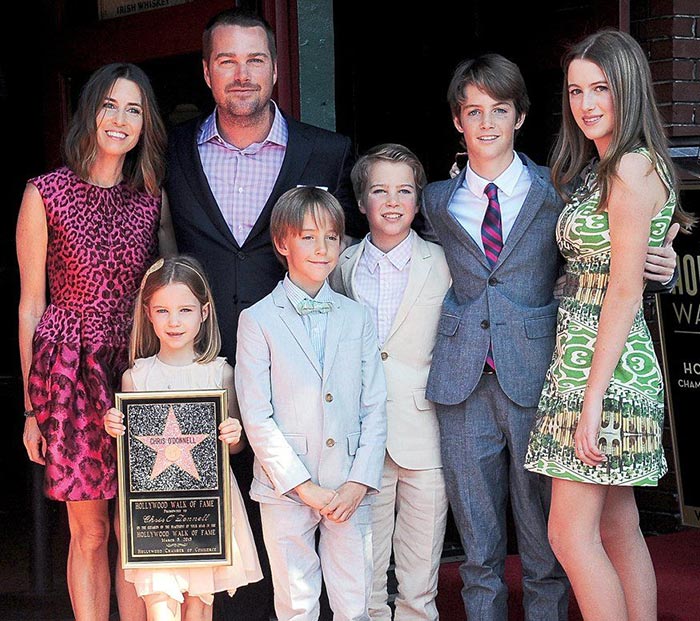 Крис О’Доннелл с женой и детьми
