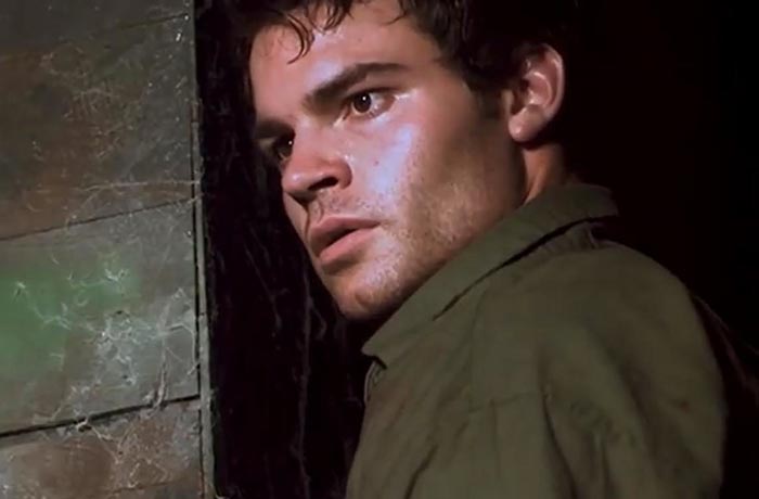 Дэниел Гиллис в фильме Дьявол возвращается