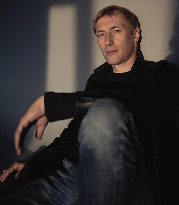 актер Денис Семенов