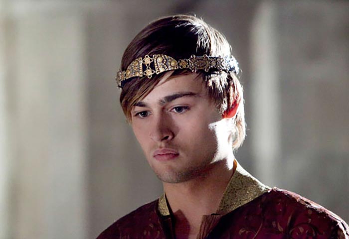 Дуглас Бут в сериале Столпы Земли