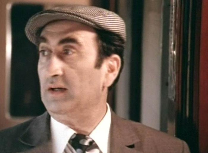 Эдуард Абалян в фильме Стоянка поезда - две минуты