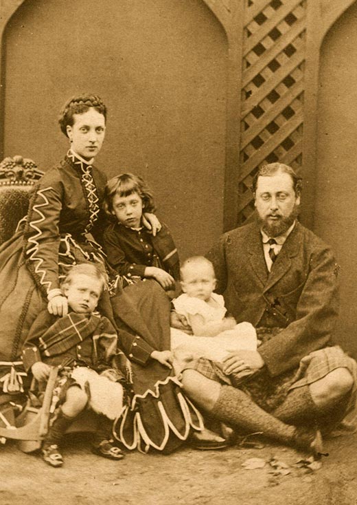 Эдуард VII с женой и детьми