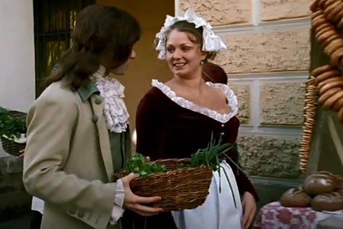 Екатерина Суворова в сериале Пером и шпагой