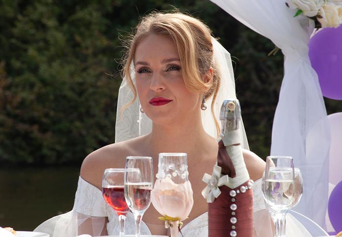 Елена Дудина в сериале Паромщица
