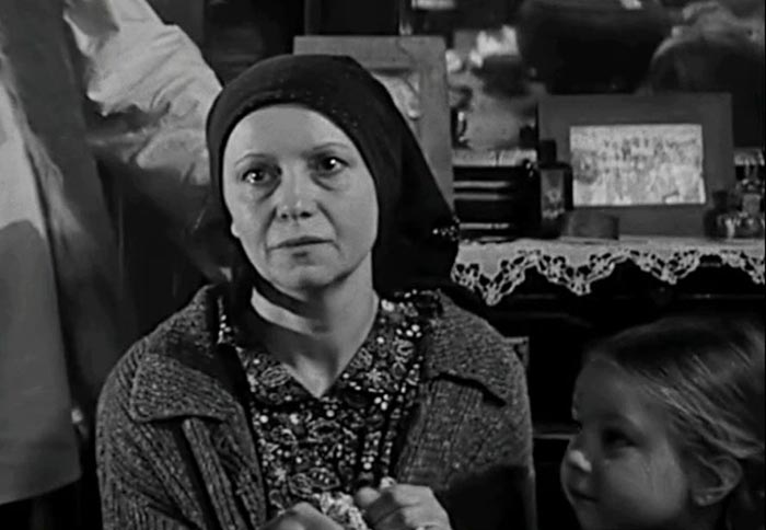 Елена Соколова в фильме Не хлебом единым